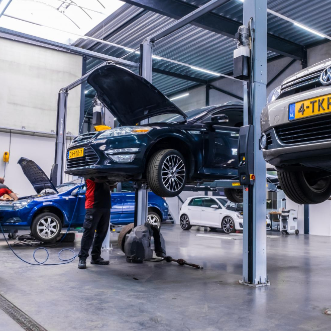 autotechnicus werkplaats AVS Auto's