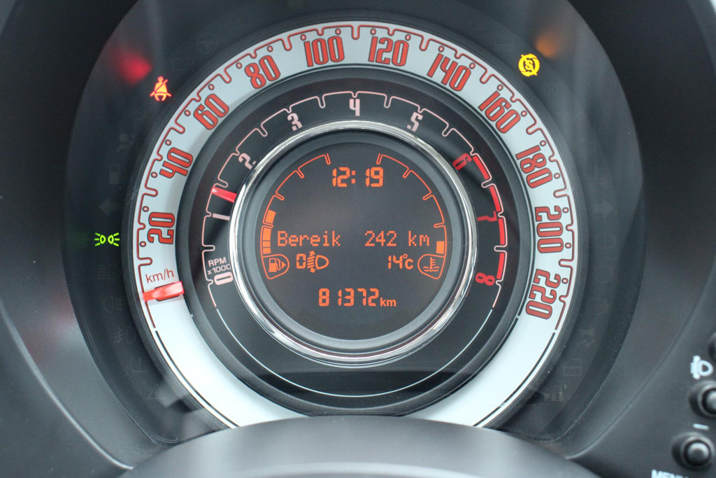 43388215-7.jpg
